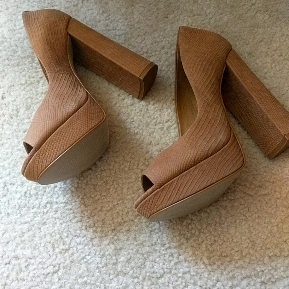 Steve Madden heels - Picture 3 of 4